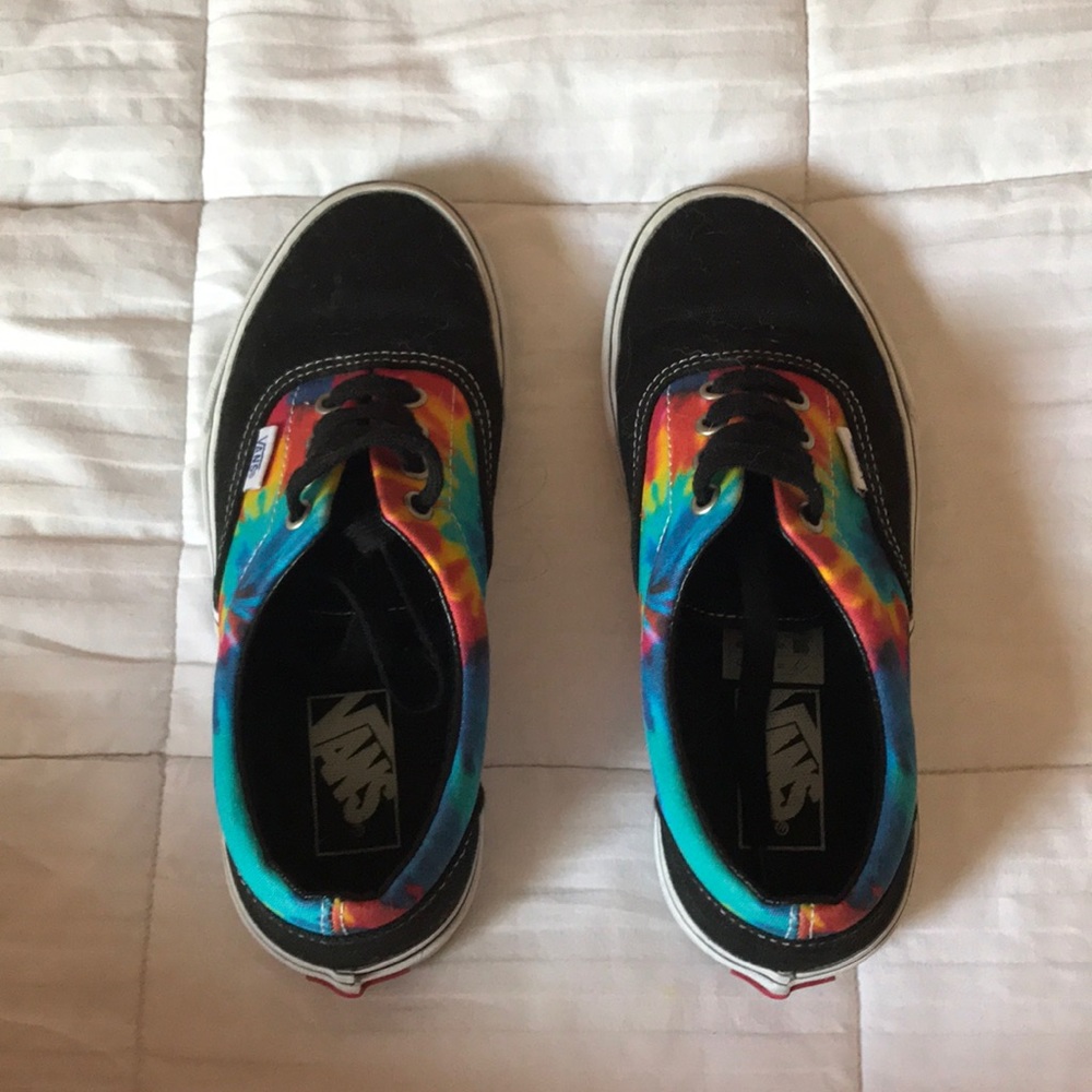 Tie-Dye Low Cut Vans